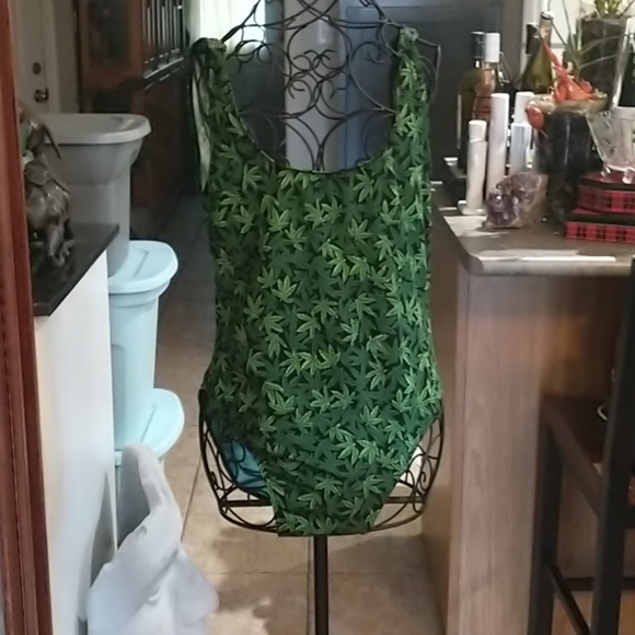 Gorgeous Hippy One Piece Exercise/Swimsuit - Picture 6 of 7